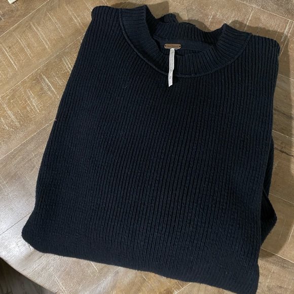 *** SOLD *** Free People Easy Street Tunic Sweater - Picture 8 of 8